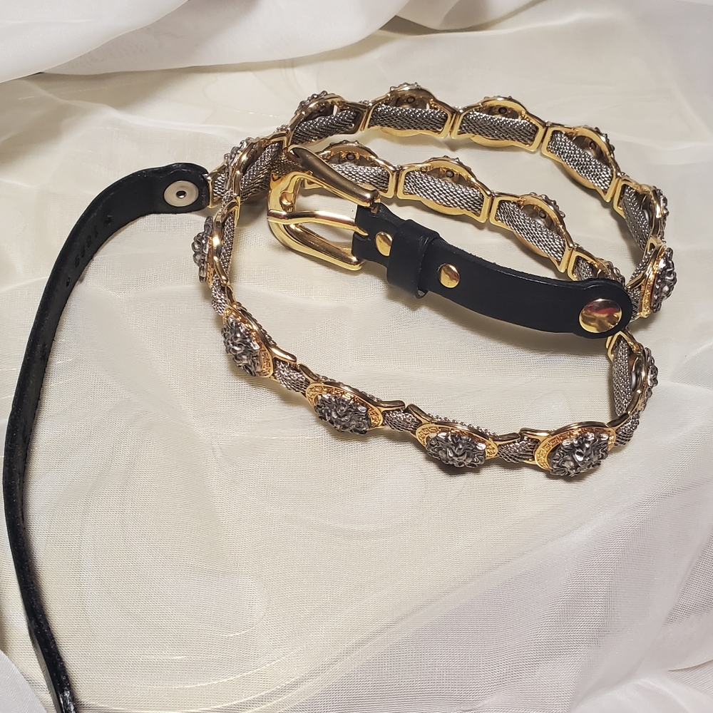 Vintage Versace belt. Used in great condition. - Picture 15 of 16